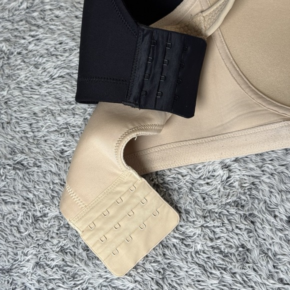 Set of 2 Vanity Fair Wireless Wire-free Bras Beige and Black Size 40G - Picture 9 of 10